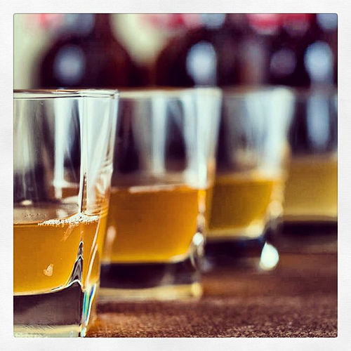 The first side-by-side taste test of Keemun, Assam, Darjeeling, and Hysson 13-day kombuchas on bottling day at room temp. Will try bottle conditioned and chilled versions later in the week, but Assam is currently in the lead.
