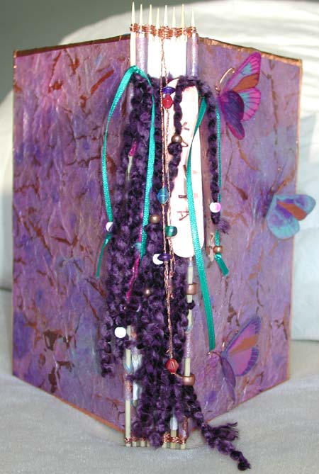 A closer look at the Ya-Ya Sisterhood inspired piano hinge journal.