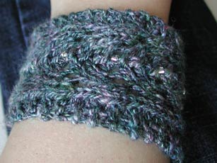 Part cuff bracelet, part wrist warmer, this is the first warmlet designed by Kristi using handspun yarn.
