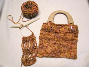 An image of the purse and the scarf together.